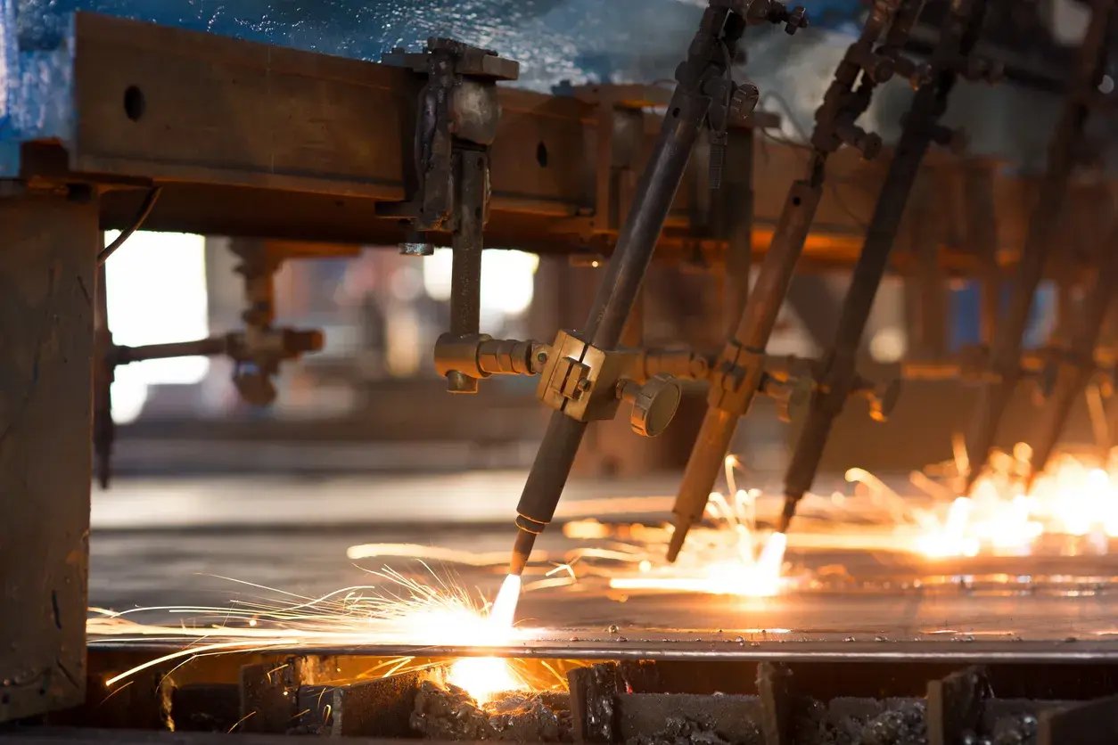 Utilising multiple cutting heads provides a quick turnaround on flame cut profiles